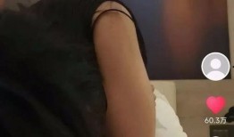 酒店网红吃瓜事件视频播放,视频播放背后的热议与真相