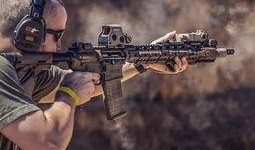 爆料视频玩枪的人是谁,揭秘爆料视频中玩枪之人身份之谜